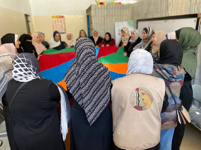 جمعية الدراسات النسوية التنموية الفلسطينية تنفذ جلسات دعم نفسي للنساء والأطفال في مدينة غزة